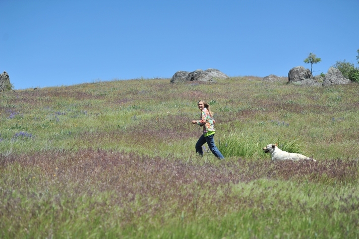 Tori and Elle running at BoulderCrest Ranch