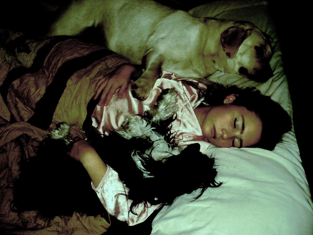 Tori sleeping with her BEST girls Clea and Elle at BoulderCrest Ranch